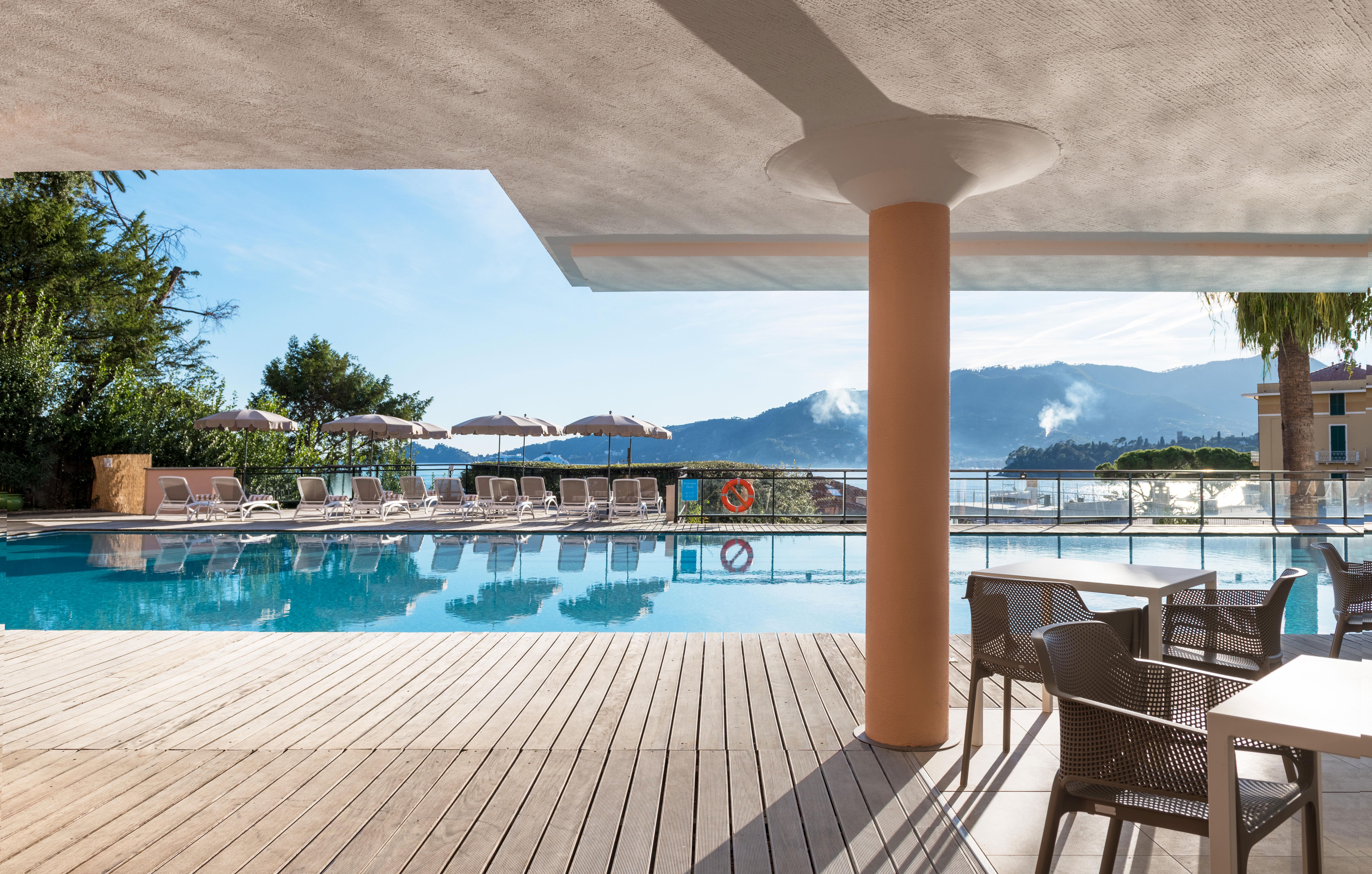 Grand Hotel Bristol Spa Resort, By R Collection Hotels Rapallo Exterior photo The pool at the Hotel Alexandra