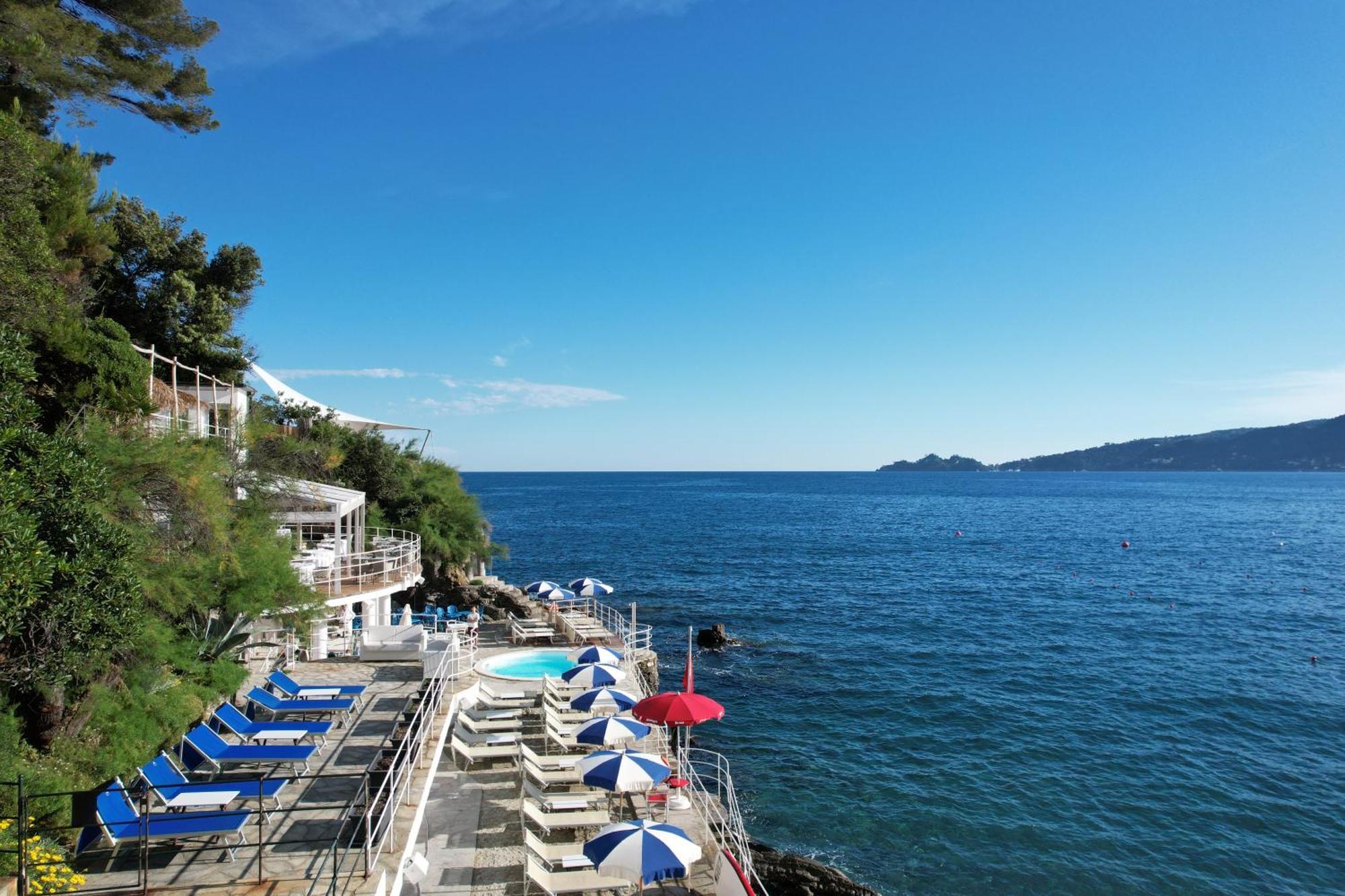 Grand Hotel Bristol Spa Resort, By R Collection Hotels Rapallo Exterior photo View of the Bay of Naples from the Hotel Axelmannstein
