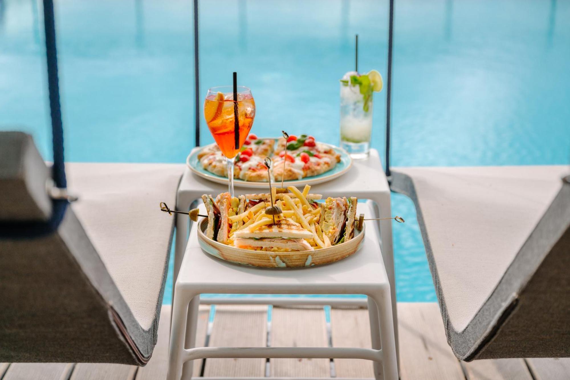 Grand Hotel Bristol Spa Resort, By R Collection Hotels Rapallo Exterior photo Poolside snacks